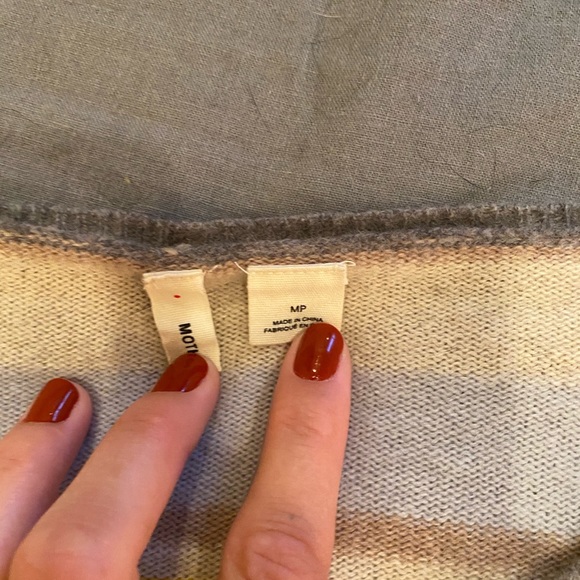 Wool Sweater and Skirt Set - Picture 6 of 7